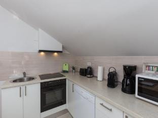 Villa Celenca - Superior Two Bedroom Apartment with Terrace and Sea View - A5 Apartment in Dubrovnik-Neretva County