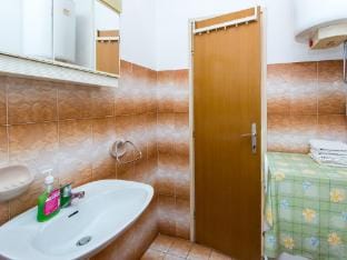 Guest House Ljubica - Double Room with Private Bathroom-2 1 Apartment in Dubrovnik