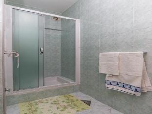 Apartments Kisic - Two-Bedroom Apartment with Terraceprizemlje Apartment in Mlini