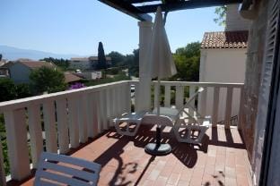 Apartment Vesna  Ivica - Two Bedroom Apartment with Terrace and Sea View Vesna Apartment in Split-Dalmatia County