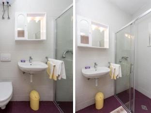Guest House Oreb - One Bedroom Apartment with Terrace and Sea View Apartment in Dubrovnik-Neretva County