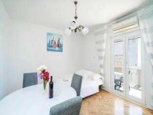 Apartment Debos - One-Bedroom Apartment with Balcony and Sea View Apartment in Dubrovnik