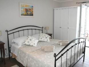 Villa Mirjana - Comfort Studio Apartment with Terrace and Sea View Cikas Apartment in Mlini