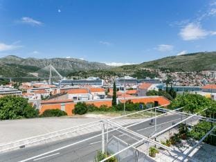 Guest House Bridge View - Studio with Balcony and Sea View Apartment in Dubrovnik