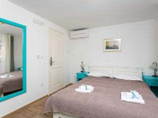Guest House Lumin - Double Room with City View First Floor - BR1 Apartment in Dubrovnik