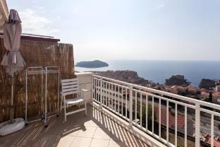 Guest House Old Town View - One Bedroom Apartment  with Balcony and Sea View - A 22 Romantic Apartment in Dubrovnik