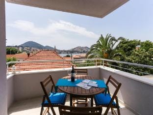 Apartments Villa Karmen - Two-Bedroom Apartment with Balcony and Sea View Luci Apartment in Dubrovnik