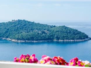 Apartment Vedrana- One-Bedroom Apartment with Balcony and Sea View Apartment in Dubrovnik