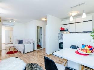 Apartment Vedrana- One-Bedroom Apartment with Balcony and Sea View Apartment in Dubrovnik
