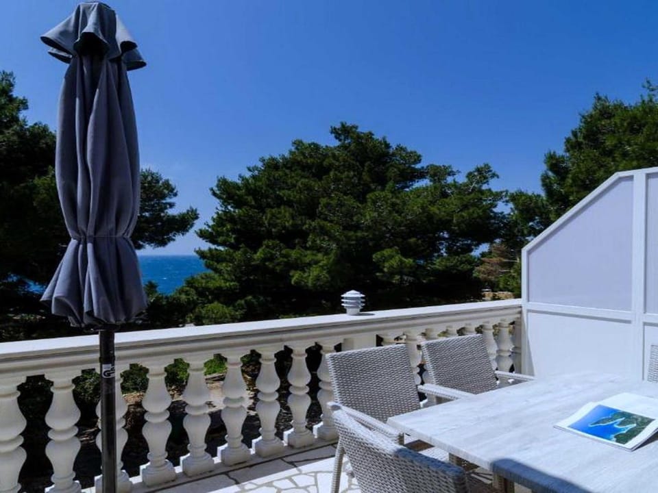 Apartments Villa Dingac- Borak - Comfort One Bedroom Apartment with Balcony and Sea View No. 4 Apartment in Dubrovnik-Neretva County
