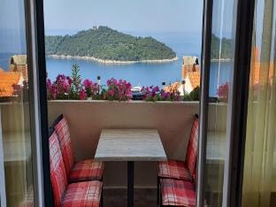 Blue Harmony Sea View Apartment - Two Bedroom Apartment with Balcony and Sea View Apartment in Dubrovnik