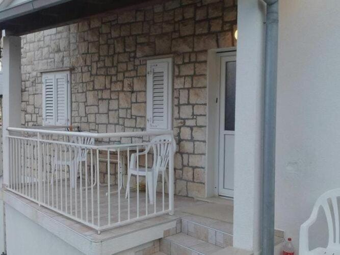 Apartment Agata - Two Bedroom Apartment with Terrace and Sea View ST Apartment in Split-Dalmatia County