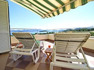 Apartments Gusti - Two-Bedroom Apartment with Balcony and Sea View Apartment in Dubrovnik-Neretva County