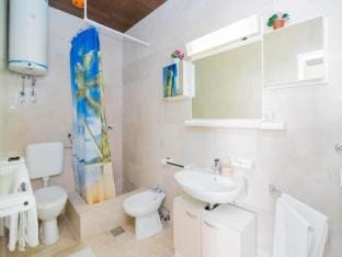 Apartments Veve - Superior Studio Apartment with Terrace  Sea ViewVesna ST Apartment in Split-Dalmatia County