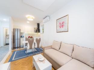 Apartments Lucija - Two Bedroom Apartment with Balcony and Sea View Apartment in Dubrovnik