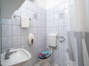 Apartments Nikolina LU - One-Bedroom Apartment with Balcony Apartment in Dubrovnik-Neretva County