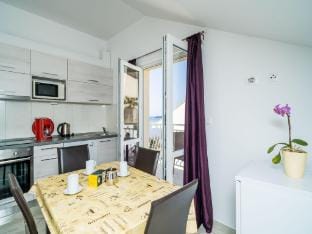 Villa Samba - Standard One-Bedroom Apartment with Balcony and Sea View Apartment in Plat