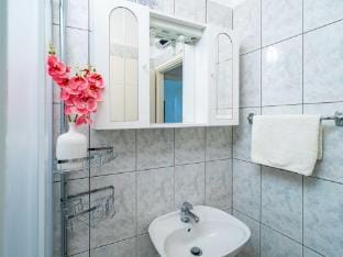Apartments Nikolina LU - Two-Bedroom Apartment with Balcony Apartment in Dubrovnik-Neretva County