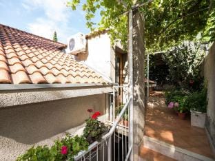 Apartment Srd - Two-Bedroom Apartment with Balcony and Sea View Apartment in Dubrovnik