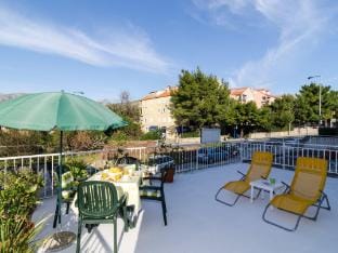 Apartment Red Orange - Two-Bedroom Apartment with Terrace Apartment in Dubrovnik