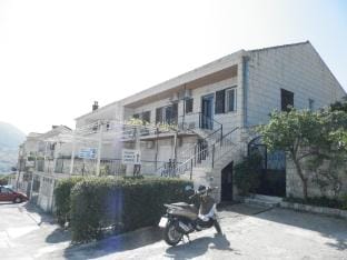 Guest House Bridge View - Double Room with Balcony and Sea View Apartment in Dubrovnik