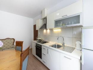 Guest House Rooms Rose- Comfort Double Room with Balcony and Sea View Apartment in Dubrovnik-Neretva County