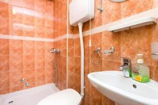 Guest House Raguz - Double Room - 3 Apartment in Dubrovnik