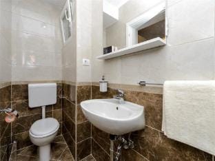Guest House Rooms Rose - Studio with Terrace Apartment in Dubrovnik-Neretva County