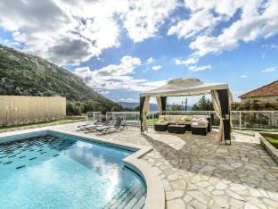 Villa Pave - Six-Bedroom Villa with Terrace and Swimming Pool Villa in Dubrovnik-Neretva County