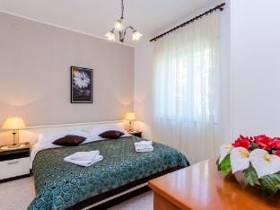 Apartments Nicol - Two-Bedroom Apartment with Balcony and Sea View Apartment in Dubrovnik