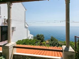 Apartment Gigi - Two Bedroom Apartment with Terrace and Sea View Apartment in Dubrovnik