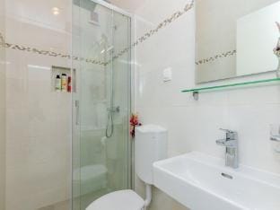 Rooms Batina - Double Room-1 Apartment in Dubrovnik