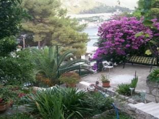 Apartments Laura Mljet - One Bedroom Apartment with Balcony and Sea View Apartment in Dubrovnik-Neretva County