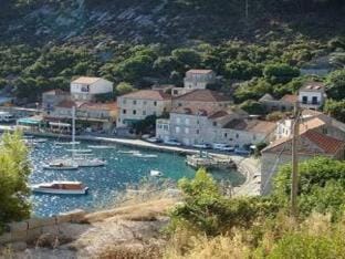 Apartments Laura Mljet - One Bedroom Apartment with Balcony and Sea View Apartment in Dubrovnik-Neretva County