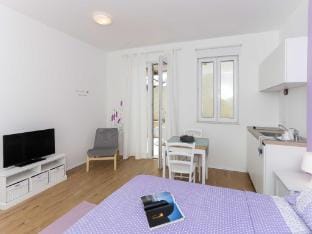 Villa Karmen with terrace Apartment in Dubrovnik