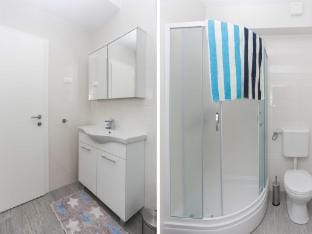 Apartments Villa Karmen - Comfort One-Bedroom Apartment with Terrace Marine Apartment in Dubrovnik