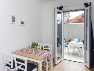 Apartments Villa Karmen - Comfort One-Bedroom Apartment with Terrace Marine Apartment in Dubrovnik