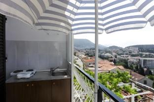 Lapad View Apartments - Studio Apartment with Balcony and Sea View Apartment in Dubrovnik