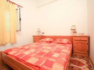 Apartments Eres Zuronja-One-Bedroom Apartment with Sea View 2 Apartment in Putniković
