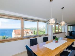 Six Bedroom Villa with Terrace and Swimming Pool Villa in Mlini