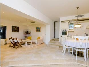 Six Bedroom Villa with Terrace and Swimming Pool Villa in Mlini