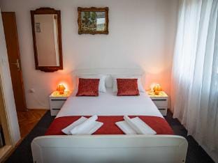 Guest House Cesic - Double Room No3 Apartment in Dubrovnik