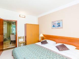 Apartments Nicol - Two-Bedroom Apartment with Terrace and Sea View Apartment in Dubrovnik