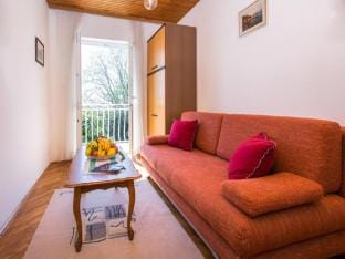 Apartments Anka - One-Bedroom Apartment with Balcony and Sea View Apartment in Dubrovnik-Neretva County