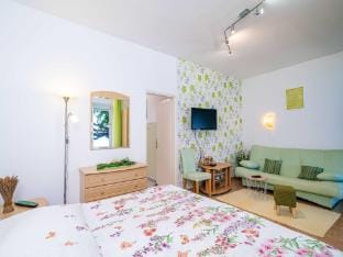 Apartments Nikolina LU - One-Bedroom Apartment with terrace Apartment in Dubrovnik-Neretva County