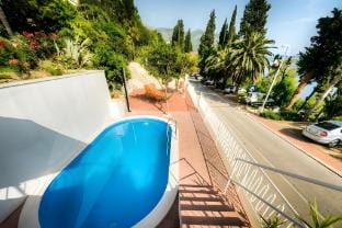 Guest House Villa Nina- Superior Double or Twin Room with Balcony and Sea View S4 - mala Apartment in Mlini