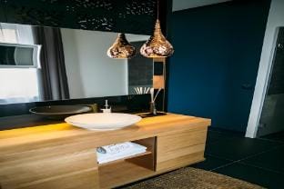 Rooms Lejletul ST - Superior Double Room with Square View Kadr Apartment in Split