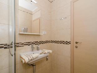 Apartments Marmo - Comfort One Bedroom Apartment with Balcony and Sea View Apartman 2 Apartment in Mlini