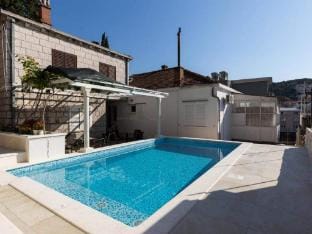 Guest House Kusalo - Standard Double Room with Patio Soba 6 Apartment in Dubrovnik