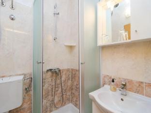 Apartments amp Rooms Barisic - Double Room with Balcony and Garden View First floor-Soba 8 Apartment in Dubrovnik-Neretva County